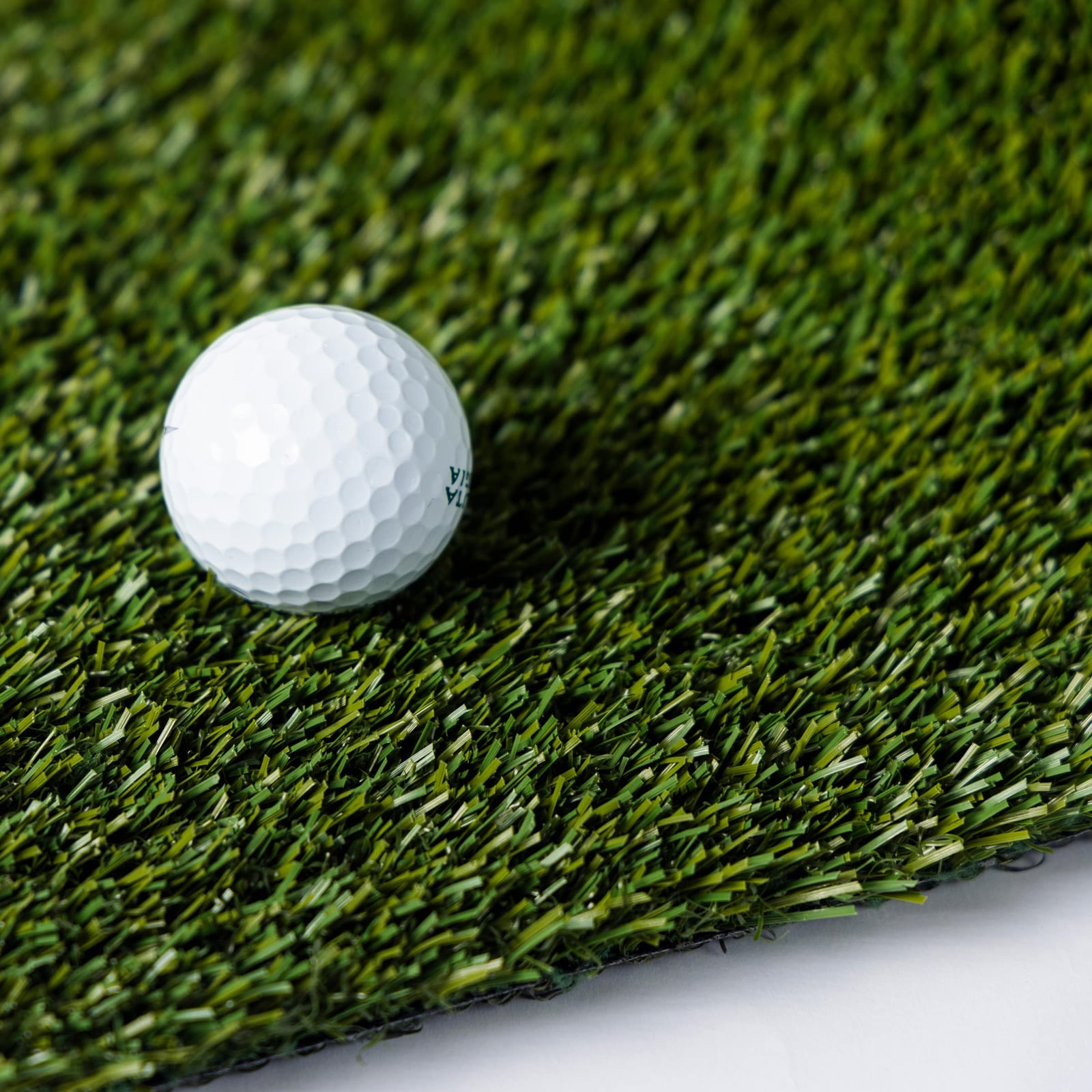 SimTurf Pro Cut Fringe with golf ball sitting in the pile